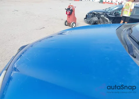 2016 Toyota Rav4 Le z USA, uszkodzony, nr VIN JTMZFREV5GJ093780